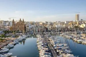 Seafront Apartment-Hosted by Sweetstay - Msida