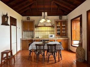 Preciosa casa Canaria vista mar y montaña El encanto de Lita