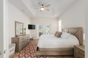 Villa Ilse: New Stylish Home With Private Pool