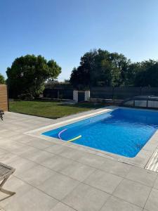 Maisons de vacances Maison bord de mer avec piscine couverte : photos des chambres