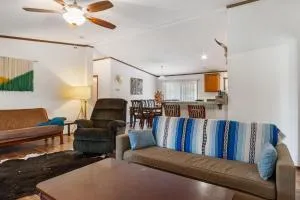 Hondo Creek Hideaway - Vanderpool