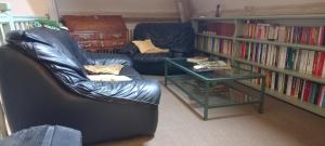 Sejours chez l'habitant Suite privee dans spacieuse maison du Perigord, avec piscine : photos des chambres