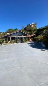 Quatro Estações Hospeda - Rancho Kembo - Quietude e Paz em Campos do Jordão - Pintos