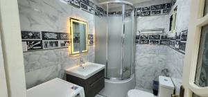 Elite Apartment in sheraton Heliopolis 5 minutes from Cairo Airport