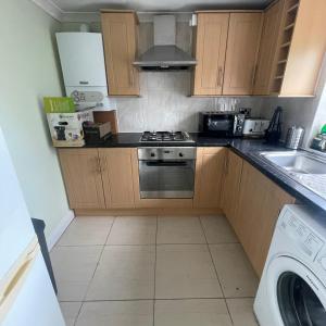 Entire 3 BR Home - Minutes to Emirates Stadium!