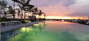 Infinity pool apartment with stunning sunset view - GM Remia Residence Ambang Botanic - Batu Unjor