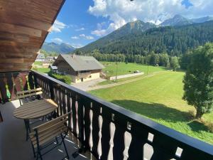 Appartement avec balcon et parking, vue sur montagnes - FR-1-692-88