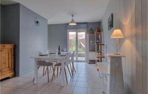 Maisons de vacances Nice Home In Royan With 3 Bedrooms : photos des chambres