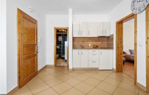 2 Bedroom Awesome Apartment In Vodice 