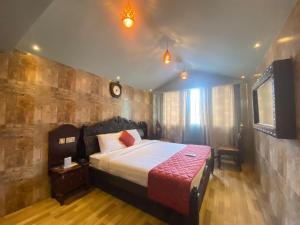 HYDERS PARK- THE LUXURY HOTEL