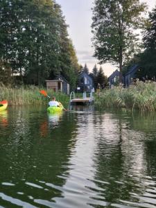 Okno Na Wodę- całoroczne domy z linią brzegową jeziora i sauną