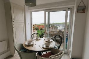 LITTLE BLUE HOUSE - Cottage with Seaview near the Lake District National Park