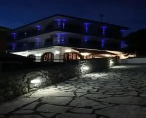 Thomas Art Hotel - Pelekas