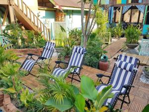 BLEU VERDE, The Secret Garden - Turtle Point Beach
