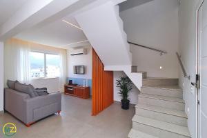 Cobertura Triplex de luxo no posto 9 em Ipanema