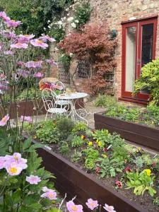 Centre of town House 3 Bedrooms Sleeps 5 and Infant Free Onsite Parking 2 Cars - Clenchwarton