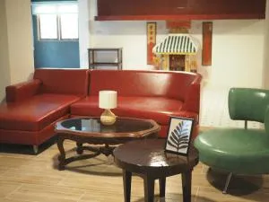 Krung Tone Hostel - Godown