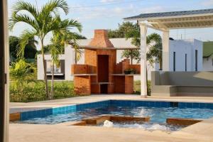 Casa campestre californiana con piscina privada