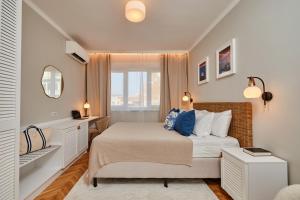 Modern 2 bed flat town centre