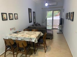 Nice Lungomare Beach Full Apartment in Vlora.