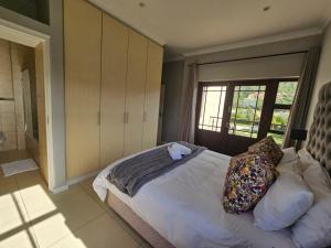 Plettenberg Bay Unit 17 Whale Rock Gardens Apartment with Backup Power