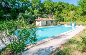 Maisons de vacances Amazing Home In Vianne With Outdoor Swimming Pool And 6 Bedrooms : photos des chambres