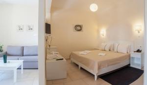 Deluxe Studio with Sea View (2 Adults) 