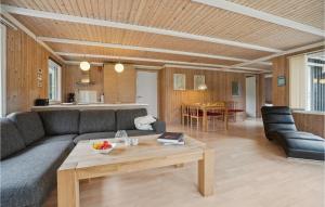 Nice Home In Thyholm With Wifi