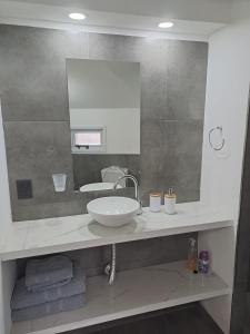 El Refugio Nuevo y cómodo depto Excelente ubicacion