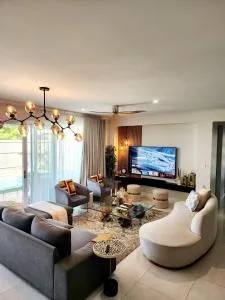 Modern Luxe Retreat Brisbane - Bellbird Park