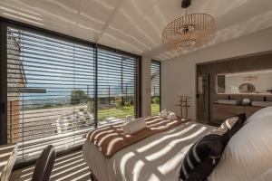 annecyhappylodge 5appartement indépendant RDCH chalet 5 pers vue lac jaccuzzi