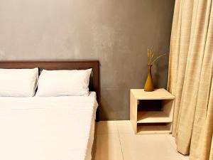 Elegant Condo Hotel across NAIA Airport Terminal 3 Newport City
