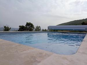 Maisons de vacances Gite avec piscine 