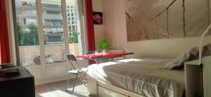 Studio sur le métro 12 pour Montmartre - Appartements, Paris