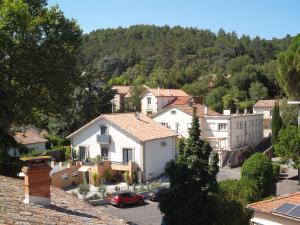 Appartements Studio une piece climatise avec jardinet partage : photos des chambres