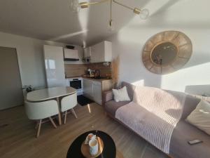 Appartements Appartement avec vue sur le port et plage a 5 min : photos des chambres