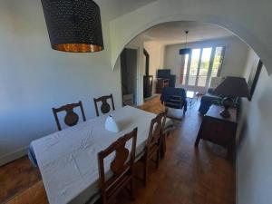 Appartements Maison au Calme, pres du centre Parking Prive : photos des chambres