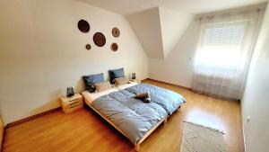 Appartements Logement La Bonbonniere garage et parking gratuit proche frontiere : photos des chambres