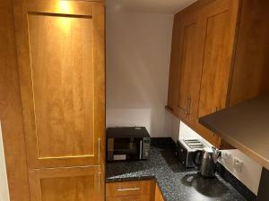 Cozy urban retreat in 2-bed home