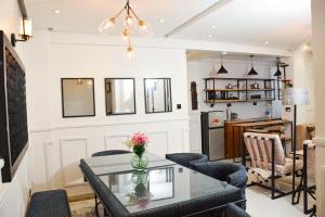 Executive Two & Three Bedroom Suites