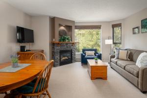 1BR in Marquise, Close to Ski Hill, Pool, Sauna, Hot Tub, Fitness Suite, Fireplace