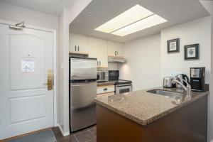 1BR in Marquise, Close to Ski Hill, Pool, Sauna, Hot Tub, Fitness Suite, Fireplace