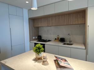 Harborview Horizon Suite