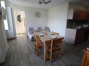 Appartements Luchon - 2 Pieces Cabine pour 6 Pers. avec Parking et Animaux admis - FR-1-313-226 : photos des chambres