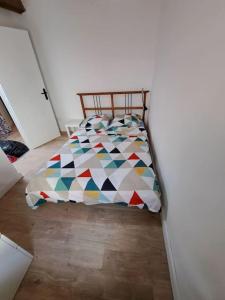 BudgetBnb petit duplex centre médiéval