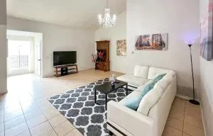 Spacious 4BR Backyard Fireplace BBQ - Hacienda Heights