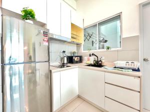 Amber 2B2B Cozy apt Wi-Fi TV Box near Encore Melaka