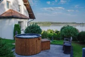 Dom na wzgórzu z widokiem na jezioro z balią i sauną - Parszczenica