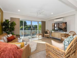 Oceans Five - Beachside Paradise