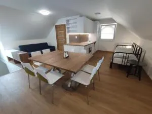 apartmánový dom rodiny BÖJTÖS Patince - 杜瑙森特米克洛什